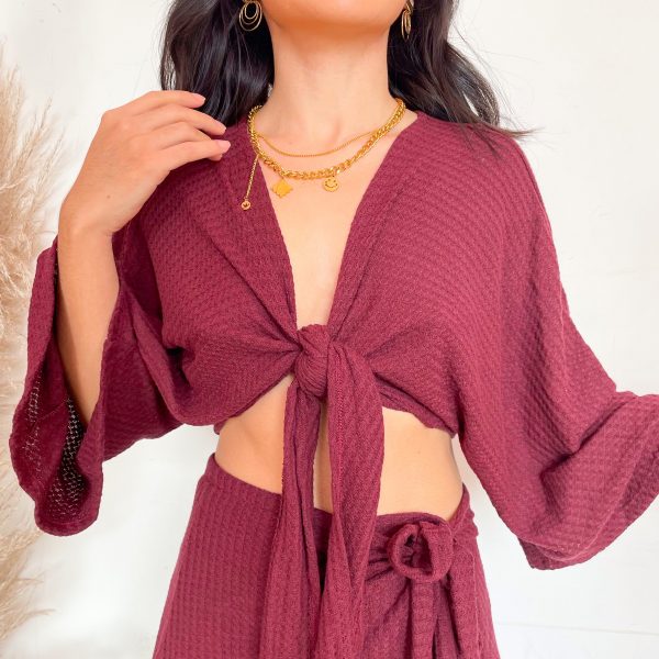 blusa corta con magas largas color vino-ropa gallardo-ecuador