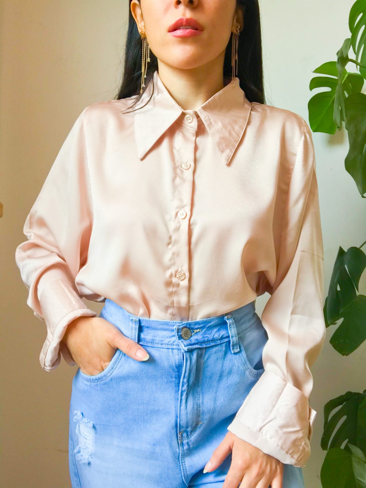 camisa beige satinada manga larga - ecuador - ropa gallardo - envíos nacionales