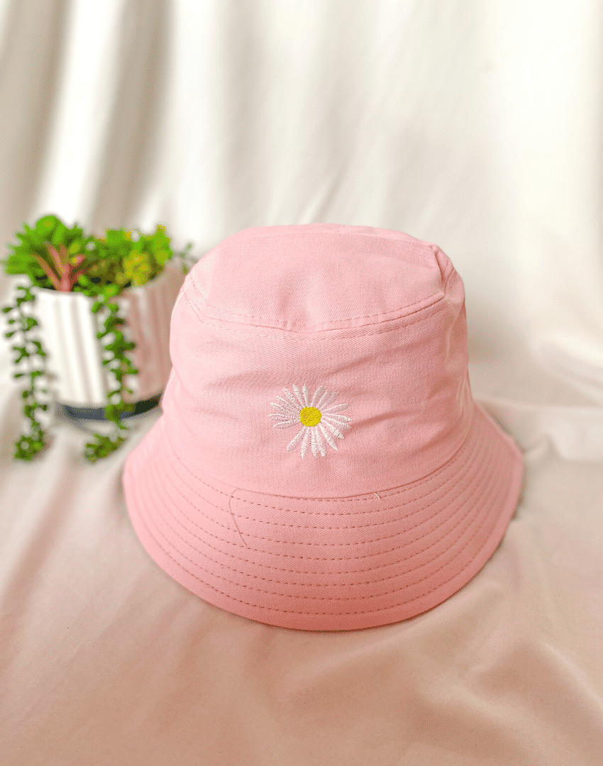 bucket hat de color rosa estilo tie dye, ropa gallardo ecuador