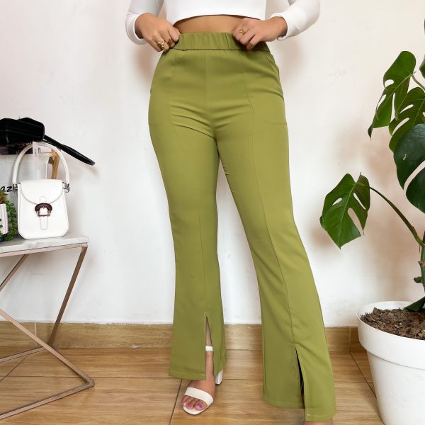 Pantalon de tela Verde, elegante,perfecto para un look de trabajo-ropa gallardo-ecuador
