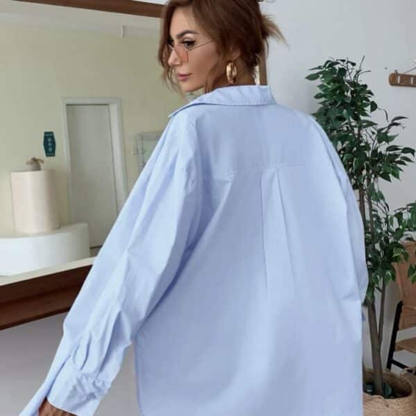 Camisa Lucy, de botones celestes en el medio y con cuello, perfecta para un outfit cute-ropa gallardo-ecuador